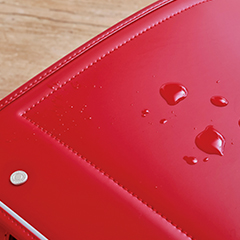 “中村鞄ランドセルのコーティング加工”