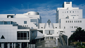 富山市民プラザ
